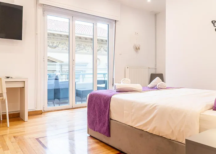 Syntagma Square, 100Sqm Luxurious Family Apt