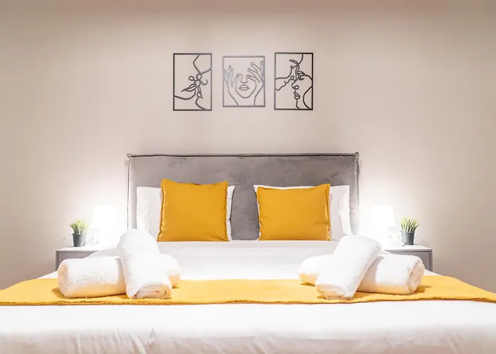 Syntagma Square, 100Sqm Luxurious Family Apt