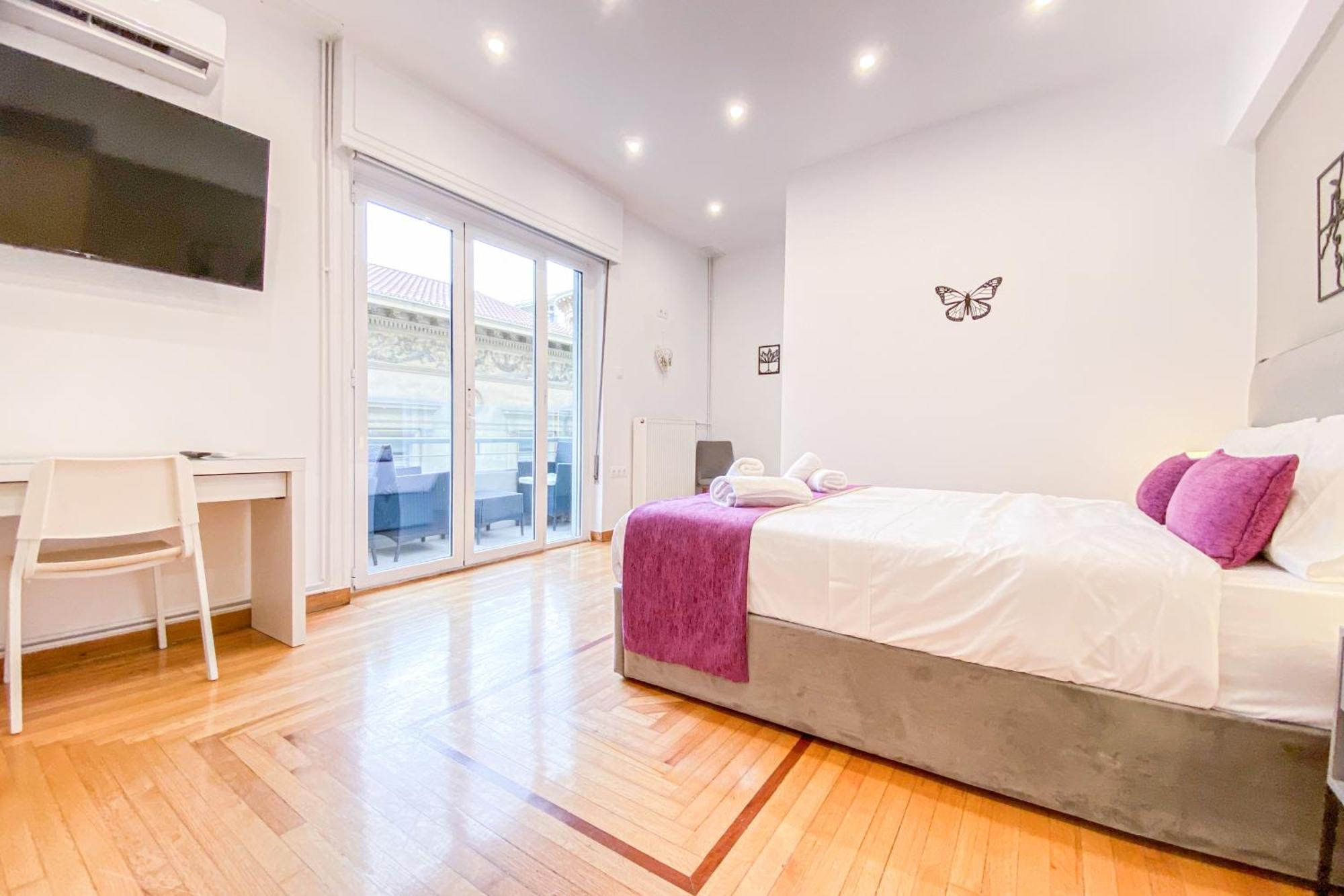 Syntagma Square, 100sqm Luxurious Family * Athens