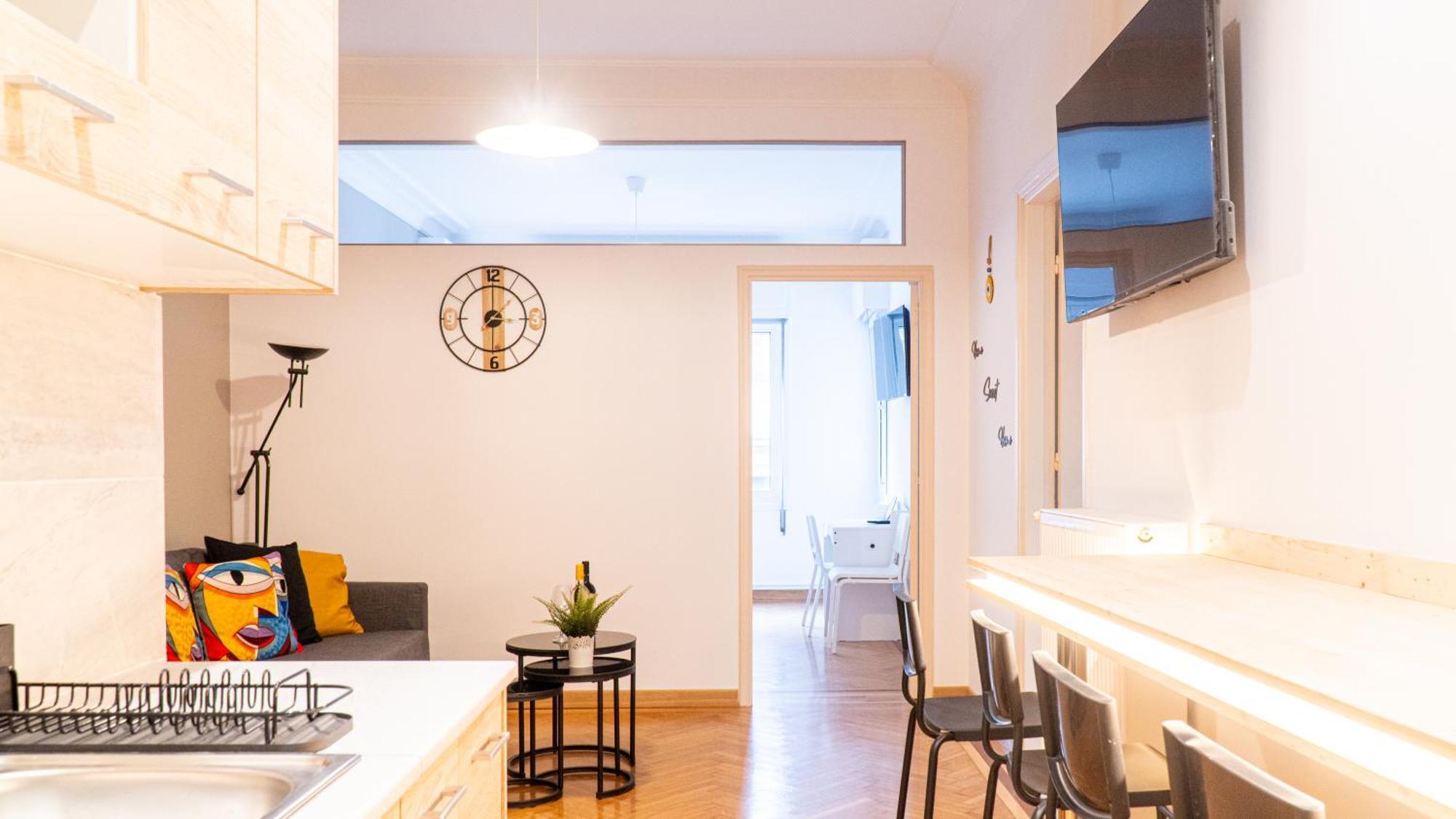 Syntagma Square, 100sqm Luxurious Family Apartment *