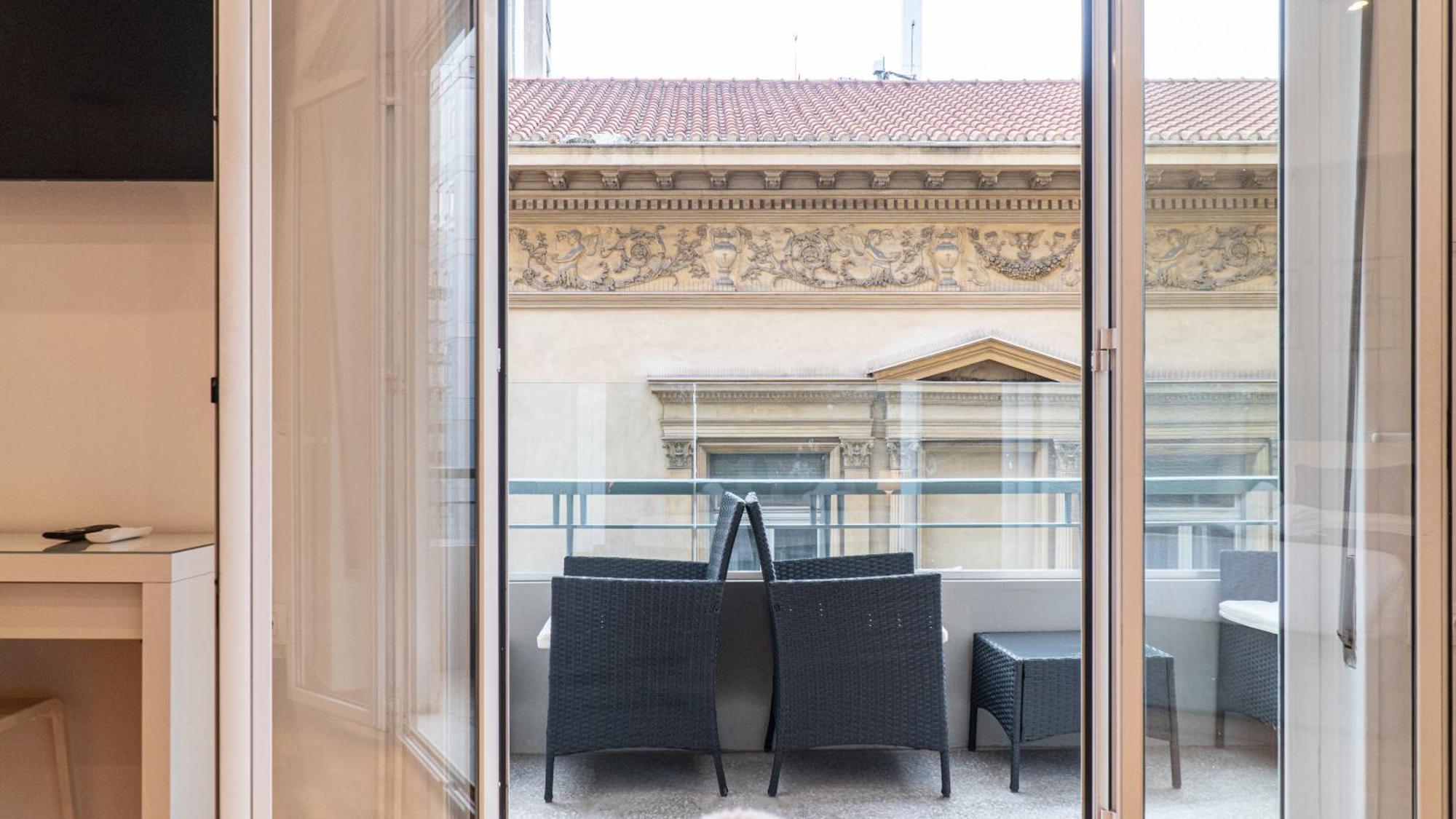 Syntagma Square, 100sqm Luxurious Family Apartment
