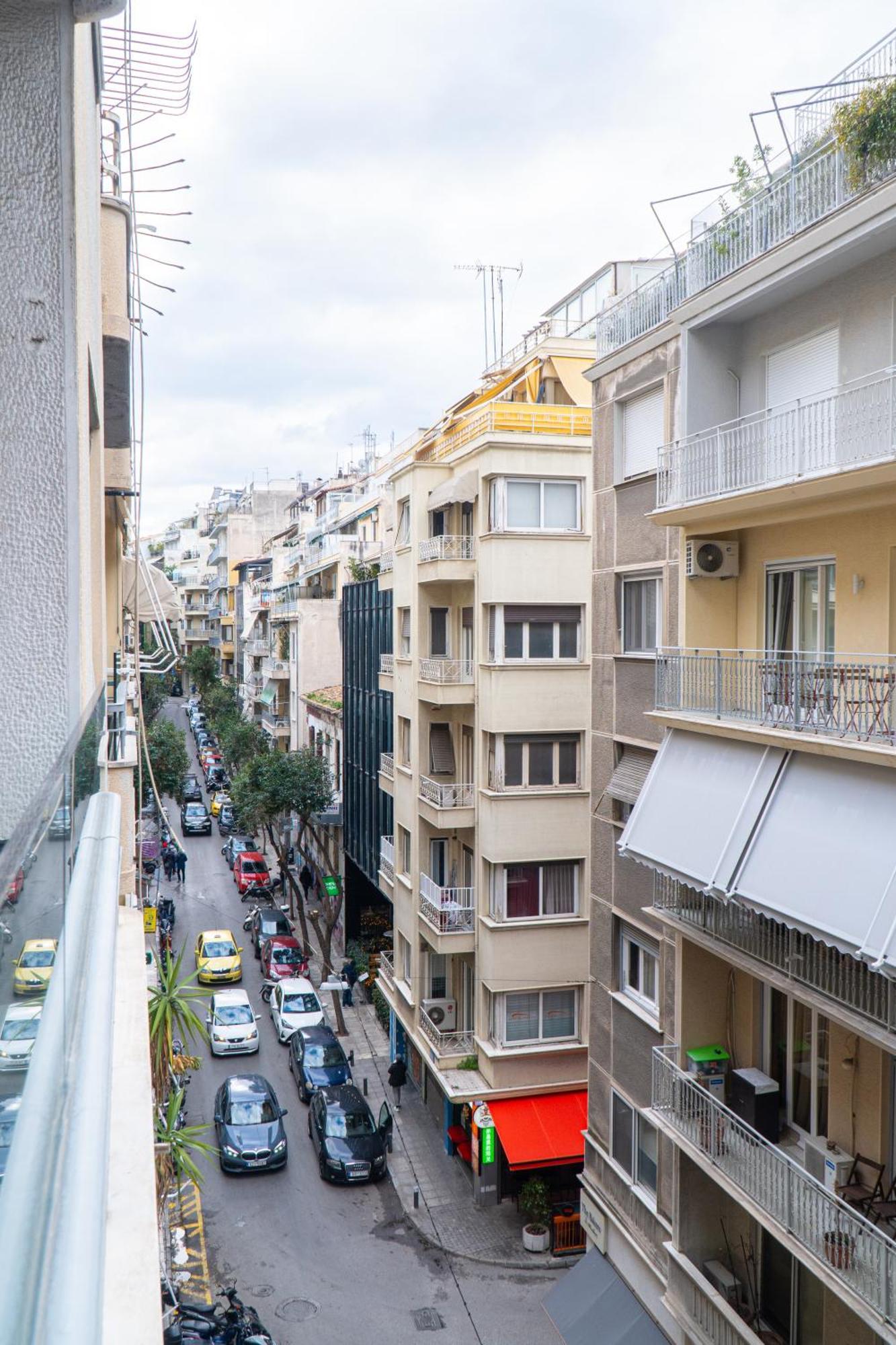 Syntagma Square, 100sqm Luxurious Family * Athens