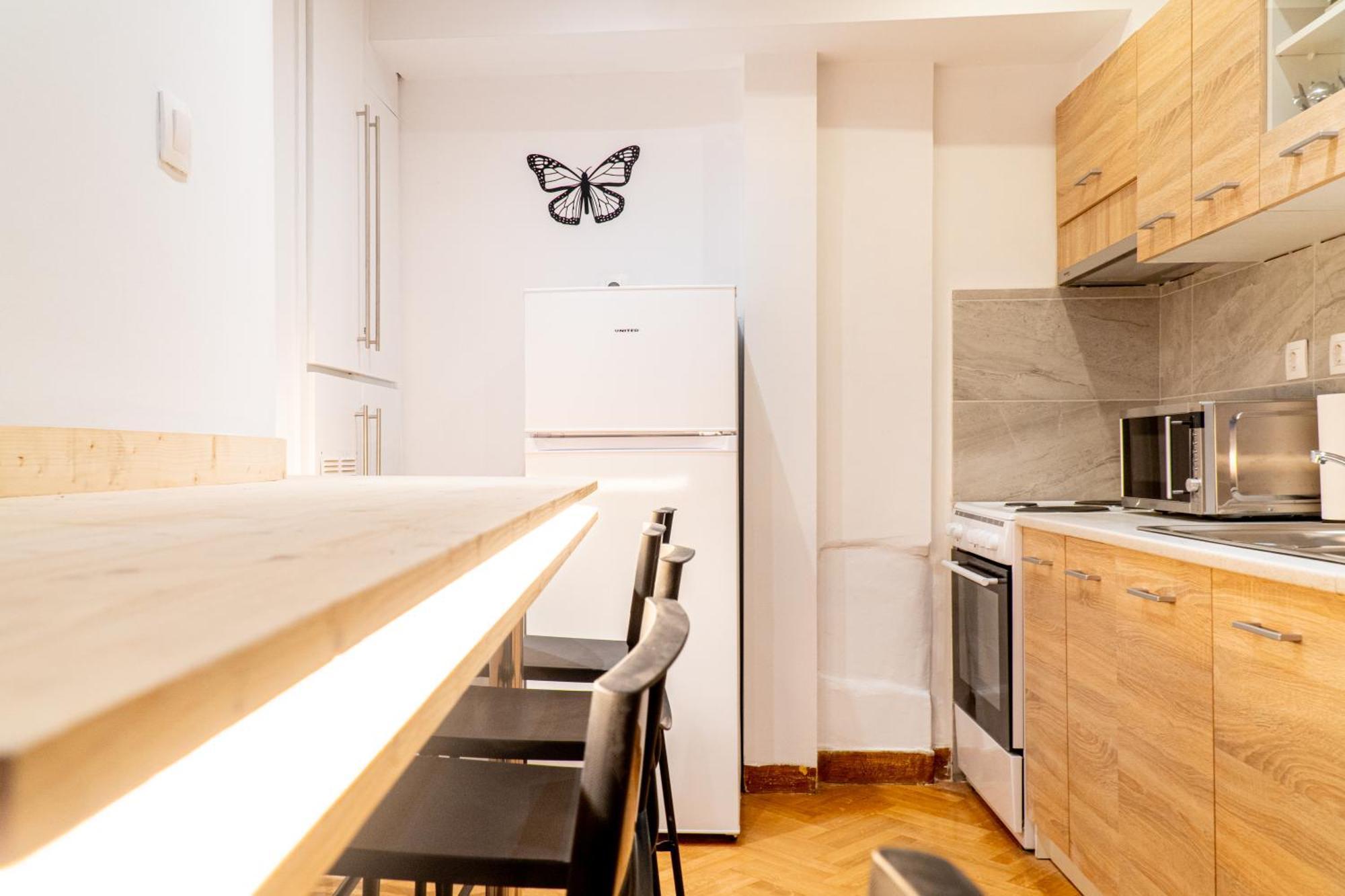 Syntagma Square, 100sqm Luxurious Family * Athens