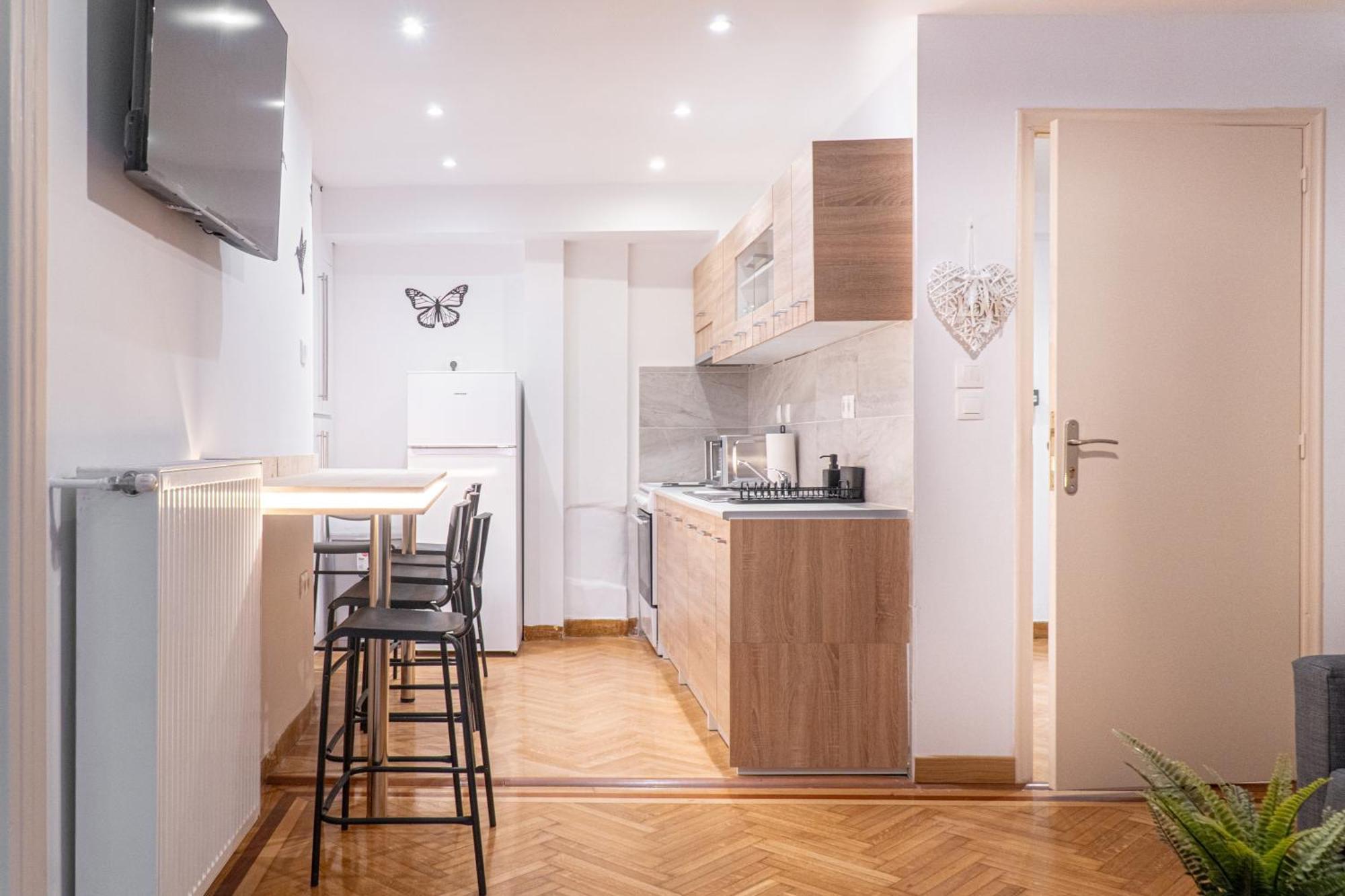 Syntagma Square, 100sqm Luxurious Family Apartment