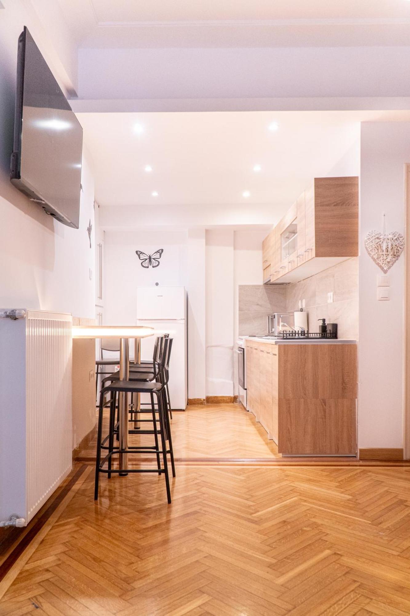 Syntagma Square, 100sqm Luxurious Family Athens